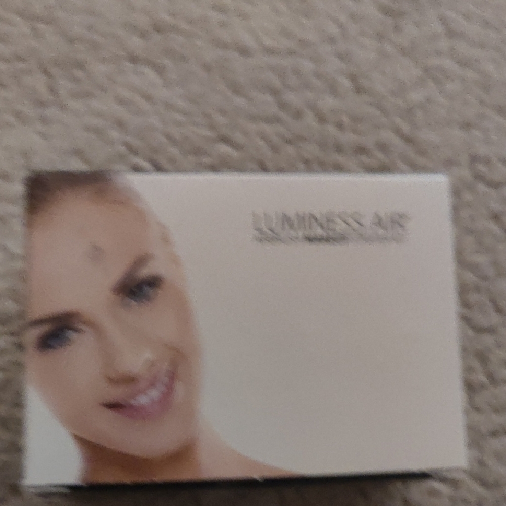 Airbrush Makeup System - Picture 3 of 4